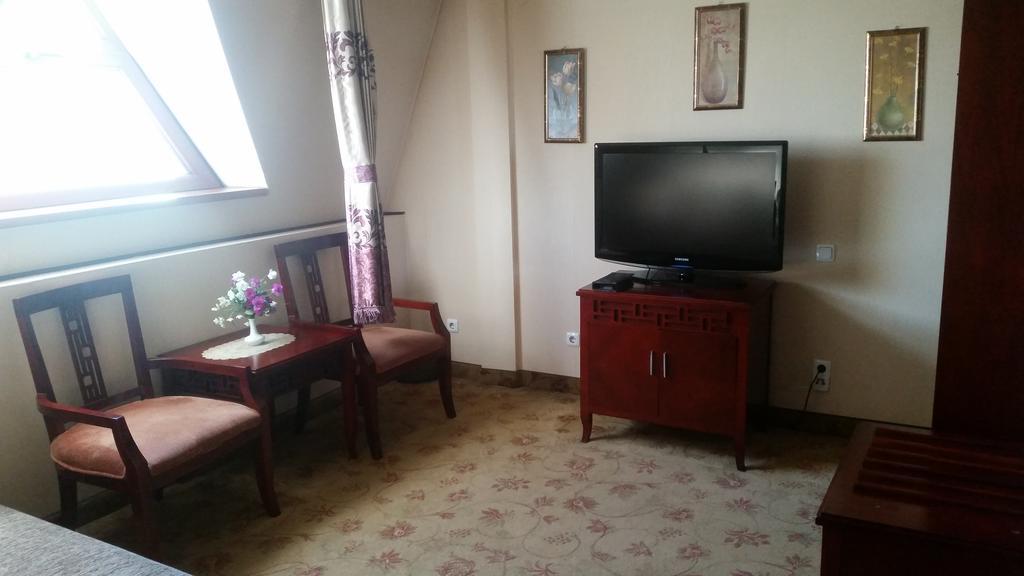 Motel Dhs - Chinese Restaurant Deva Bagian luar foto