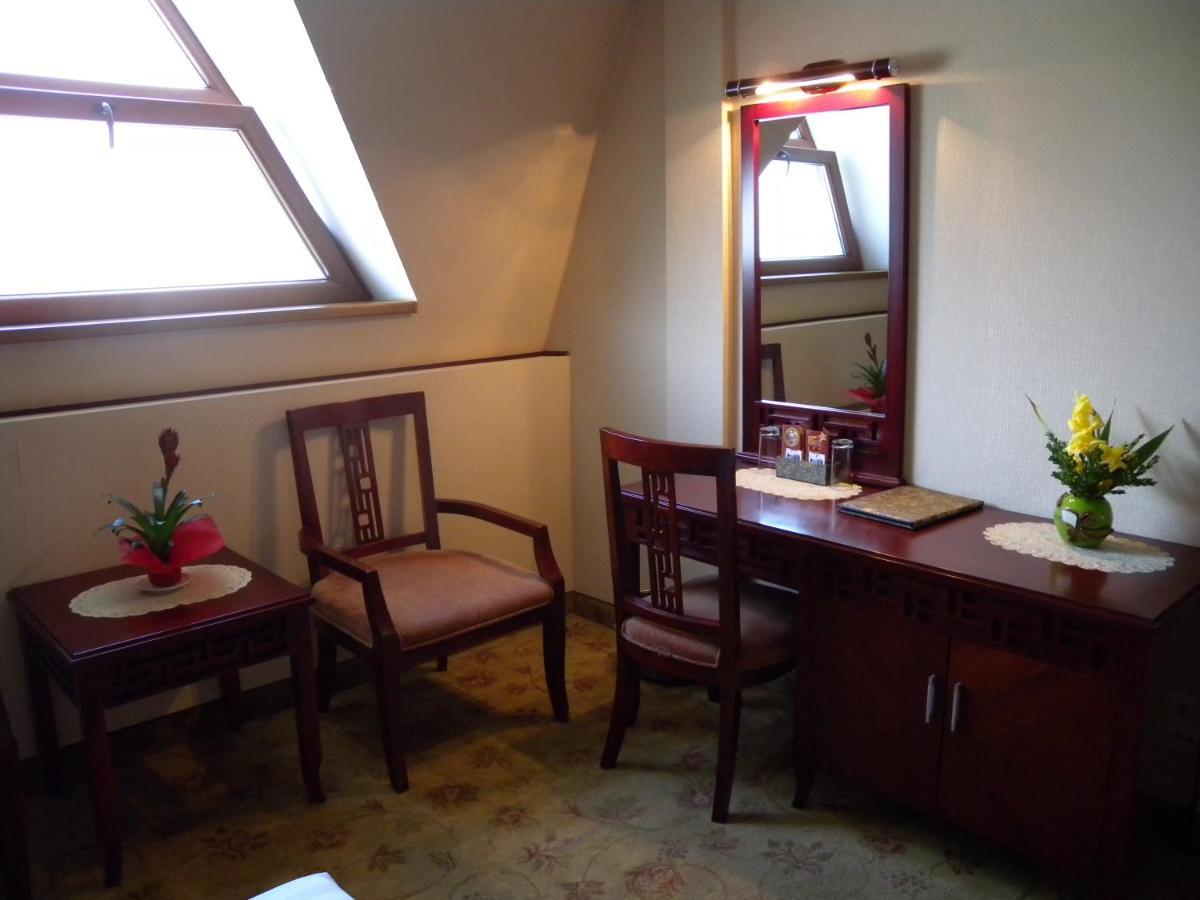 Motel Dhs - Chinese Restaurant Deva Ruang foto